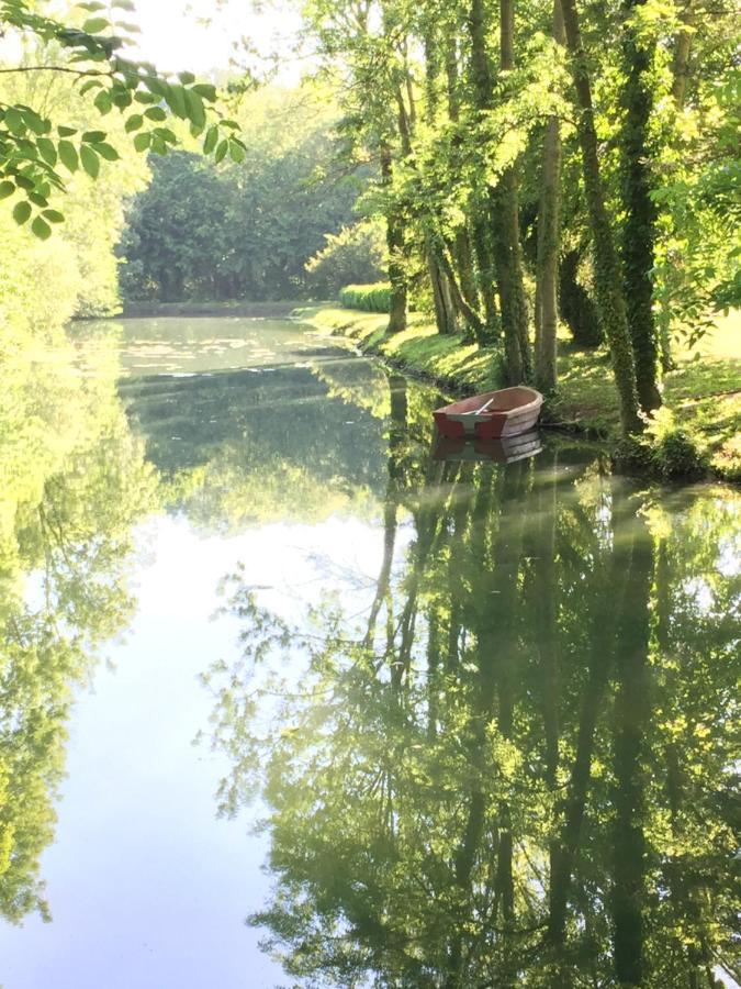 Chateau De Vitry-La-Ville Buitenkant foto